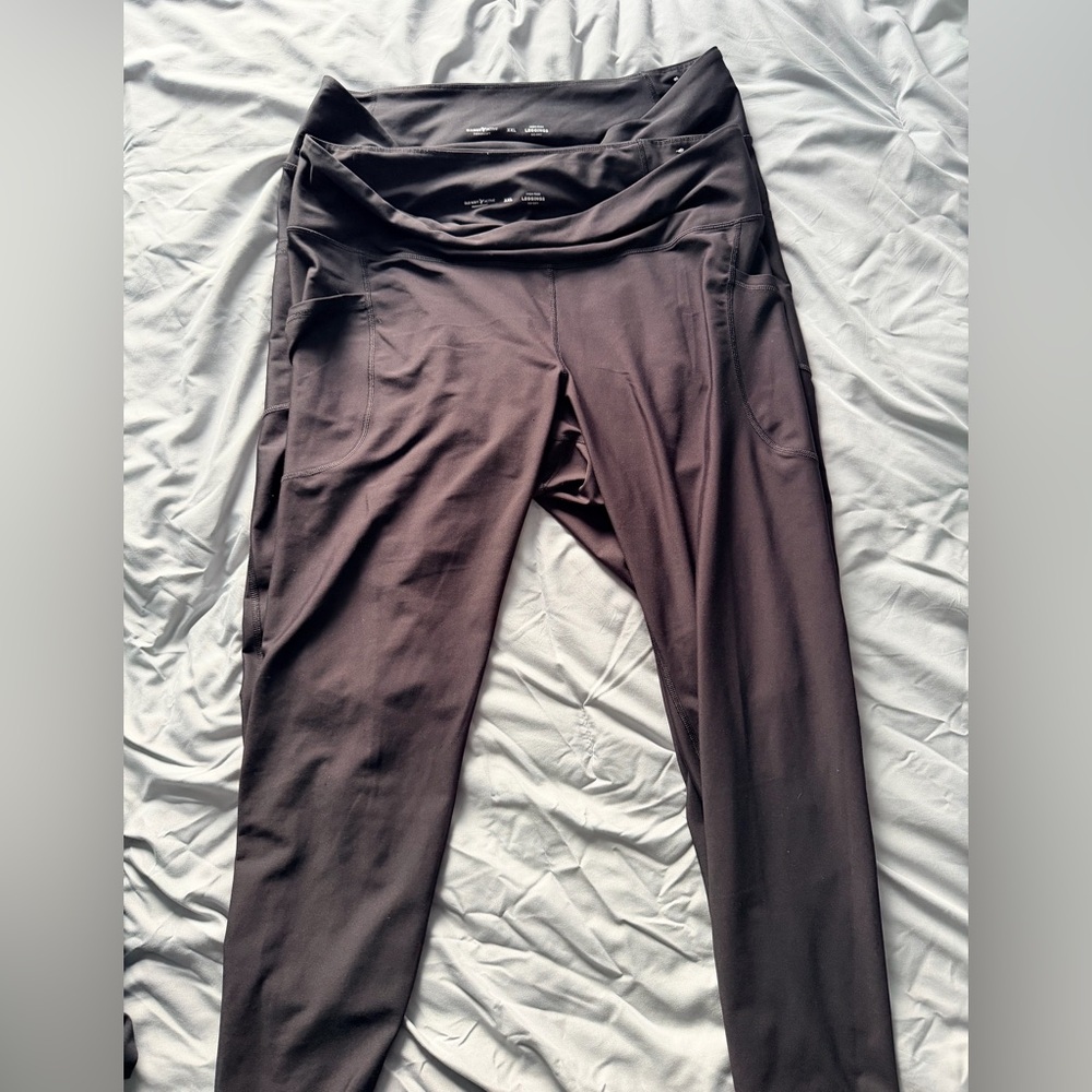 Old Navy Black High-Waisted PowerSoft 7/8 Pocket Leggings - Picture 8 of 8